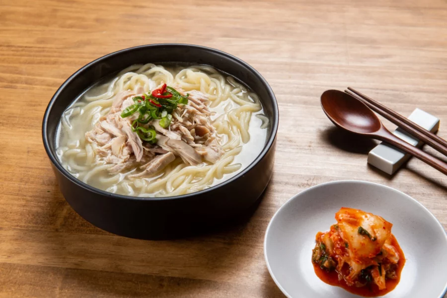 Cách nấu Kalguksu tại nhà dễ, nhanh, chuẩn vị