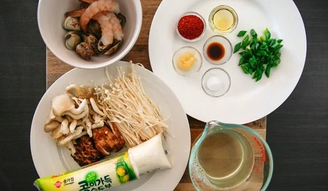 Cách nấu Sundubu Jjigae chi tiết từng bước