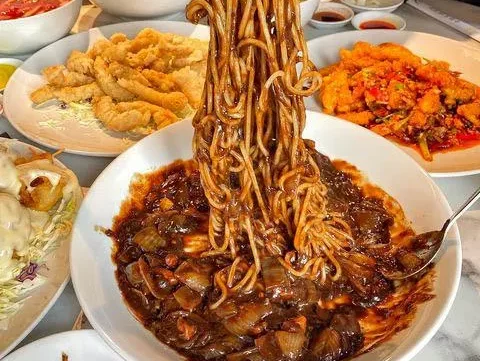 Top dia chi mi tuong den Han Quoc ngon noi tieng tai TP.HCM e1760432919778